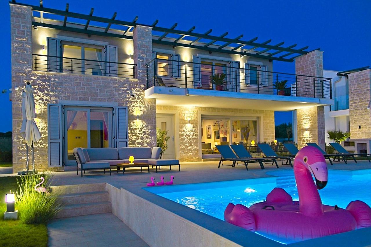 Villa Flamingo Kaštelir エクステリア 写真