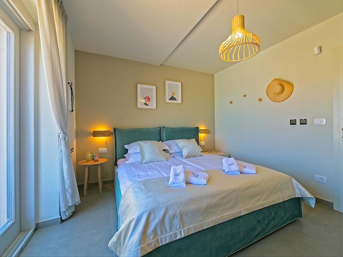 Villa Flamingo Kaštelir エクステリア 写真