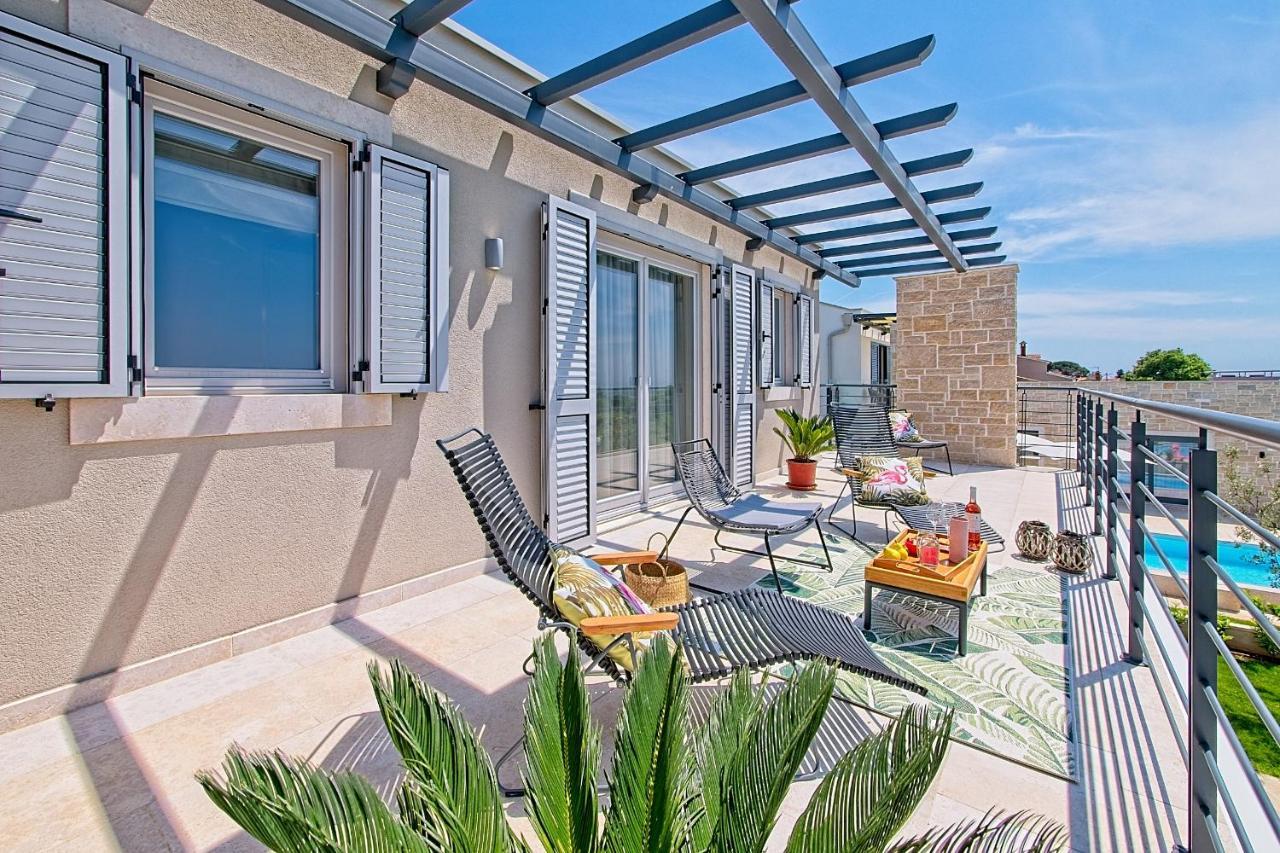 Villa Flamingo Kaštelir エクステリア 写真