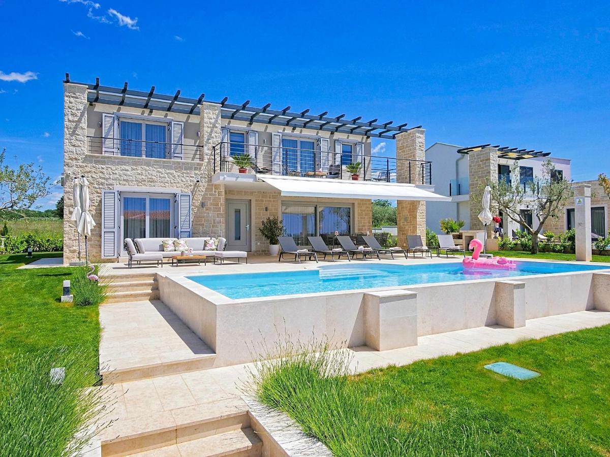 Villa Flamingo Kaštelir エクステリア 写真