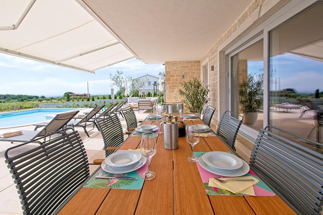 Villa Flamingo Kaštelir エクステリア 写真