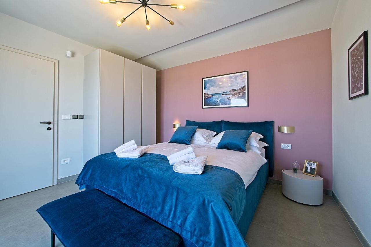 Villa Flamingo Kaštelir エクステリア 写真