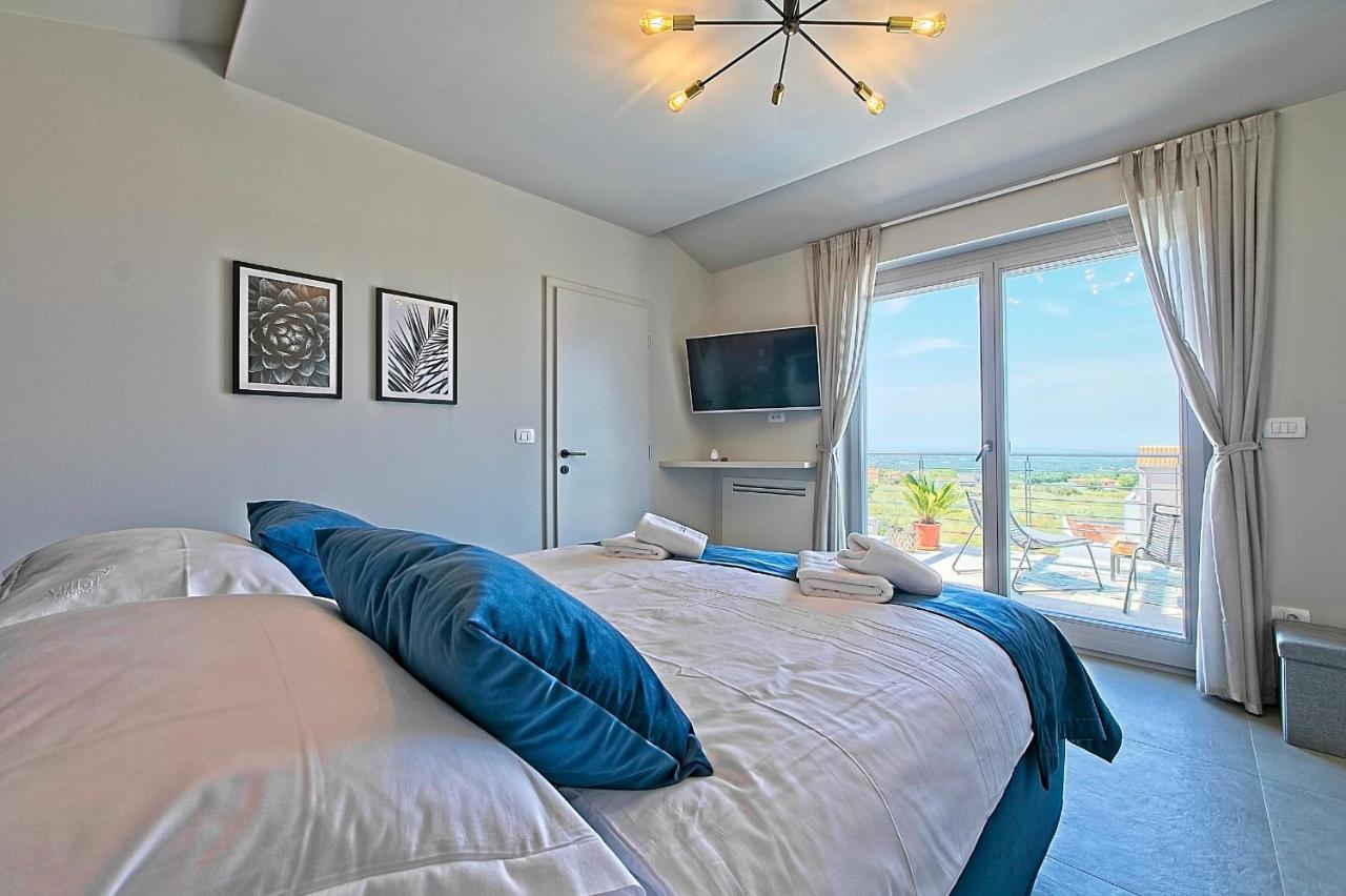 Villa Flamingo Kaštelir エクステリア 写真